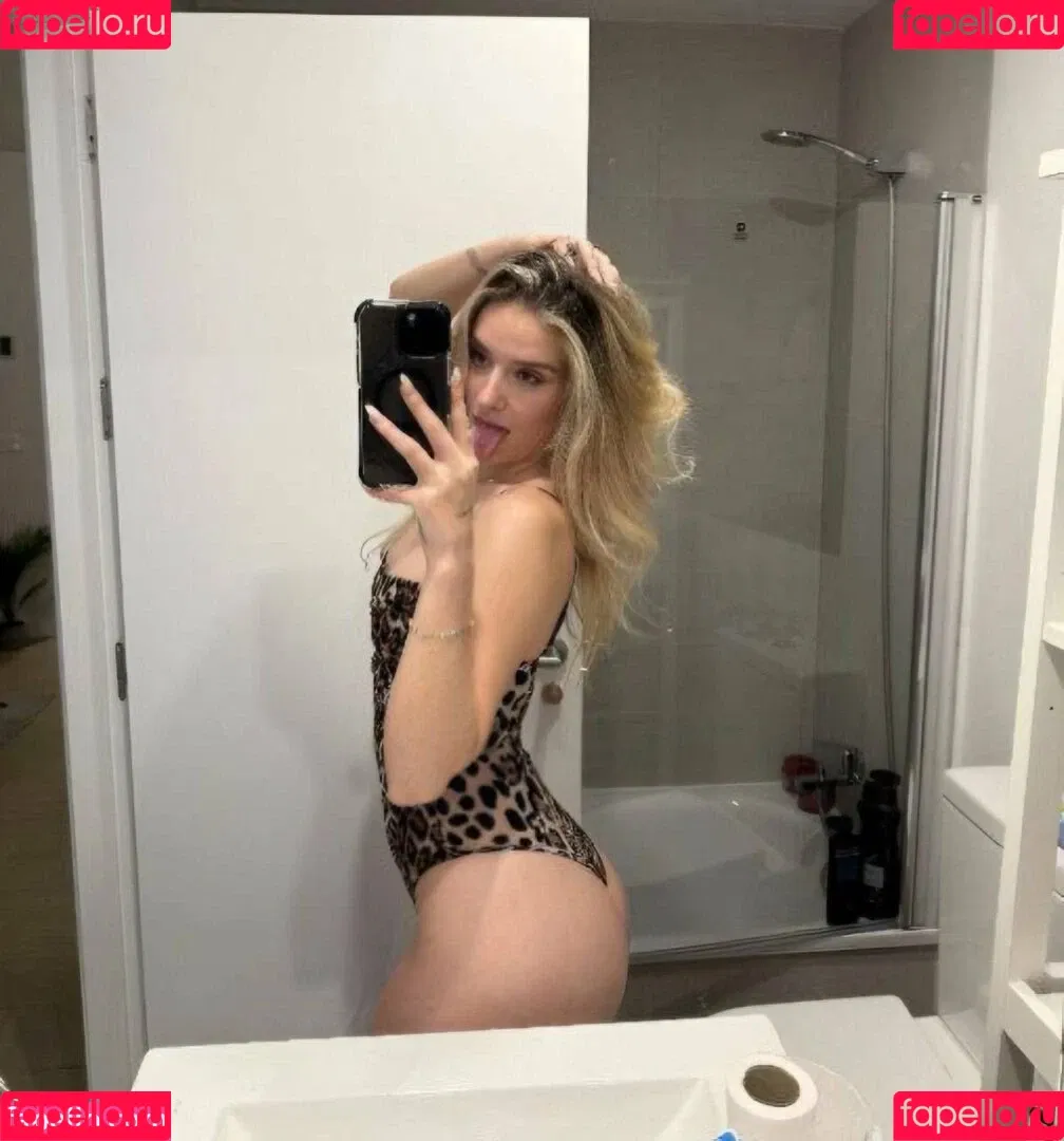 Lia Sikora / liasikora Onlyfans Photo Gallery 