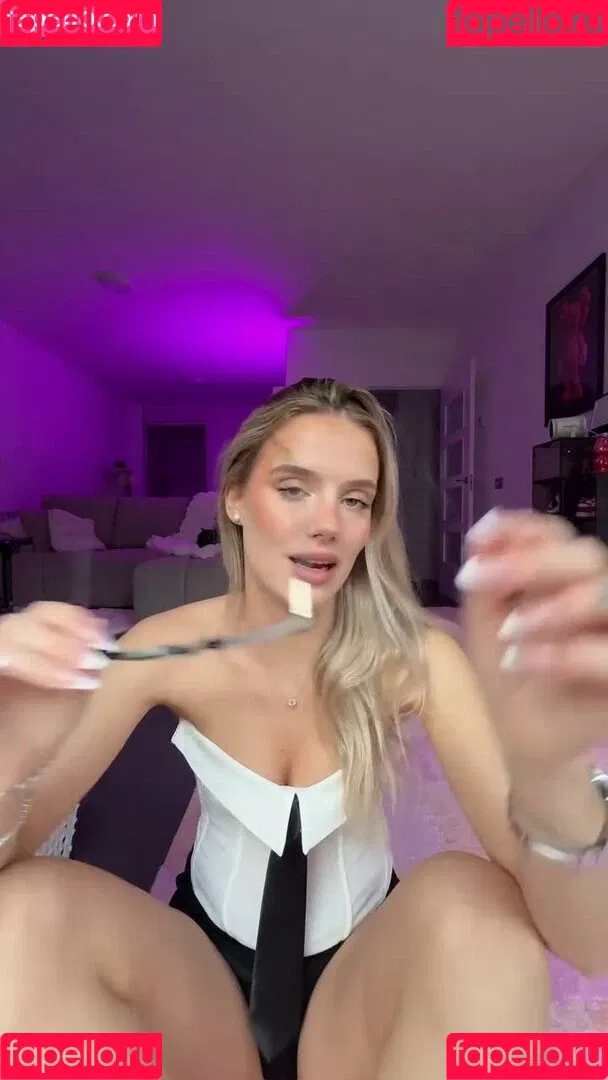 Lia Sikora / liasikora Onlyfans Photo Gallery 