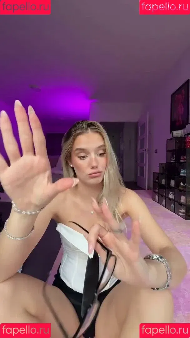 Lia Sikora / liasikora Onlyfans Photo Gallery 