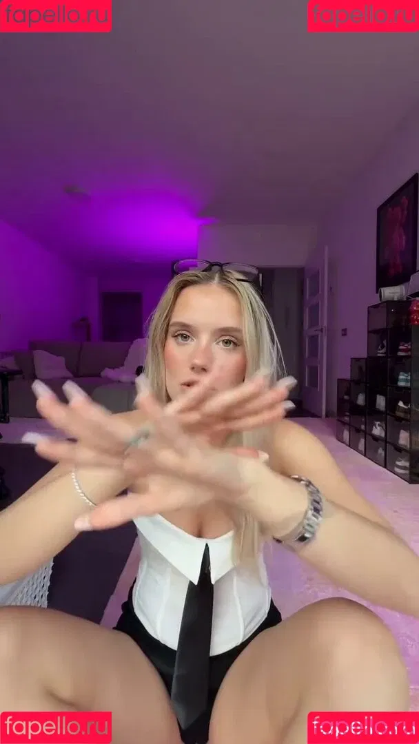 Lia Sikora / liasikora Onlyfans Photo Gallery 