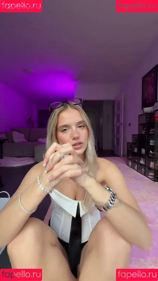 Lia Sikora / liasikora Onlyfans Photo Gallery 