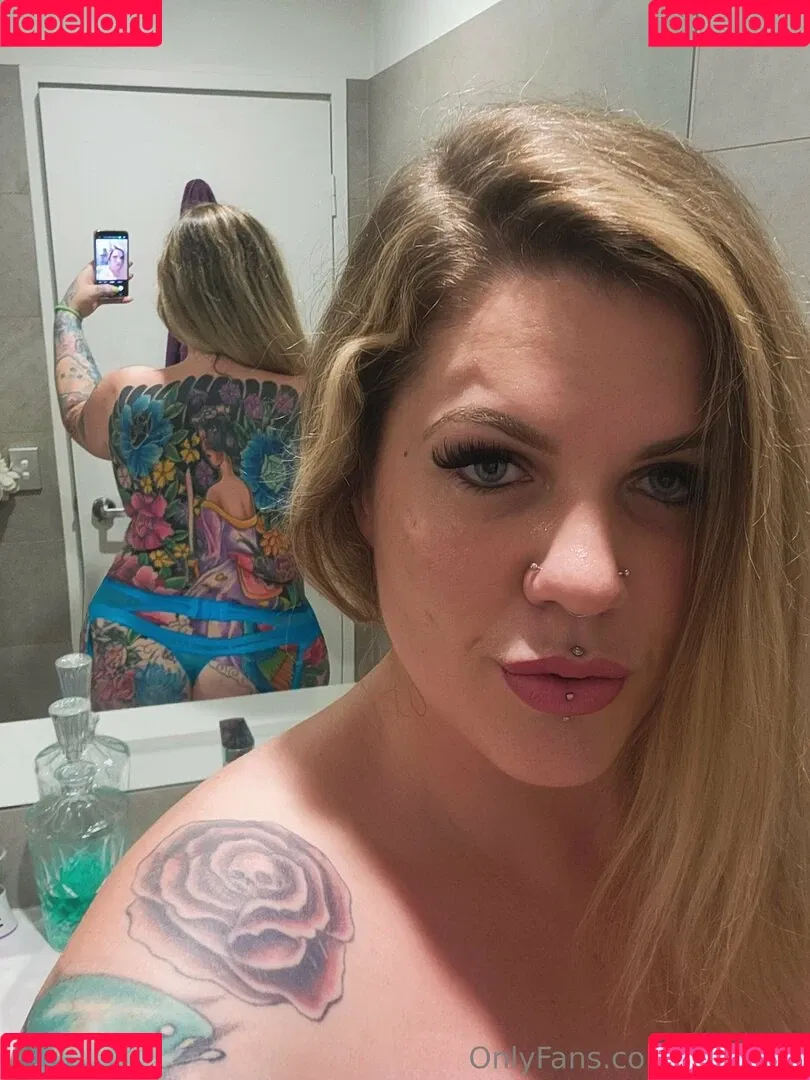 zhxoxau / zoehunterxox Onlyfans Photo Gallery 