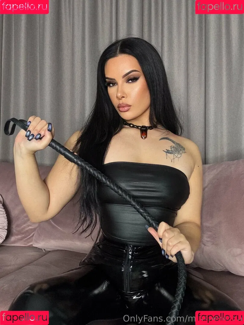 missnerezza Onlyfans Photo Gallery 