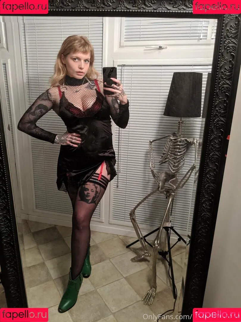 margotthr0bbie / missmarilynxx Onlyfans Photo Gallery 