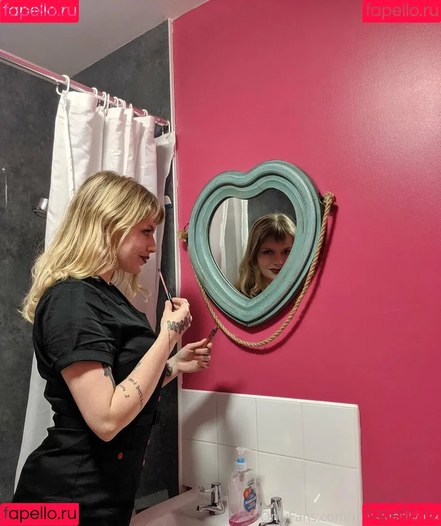 margotthr0bbie / missmarilynxx Onlyfans Photo Gallery 