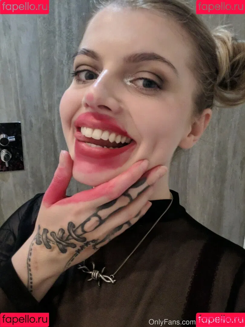 margotthr0bbie / missmarilynxx Onlyfans Photo Gallery 