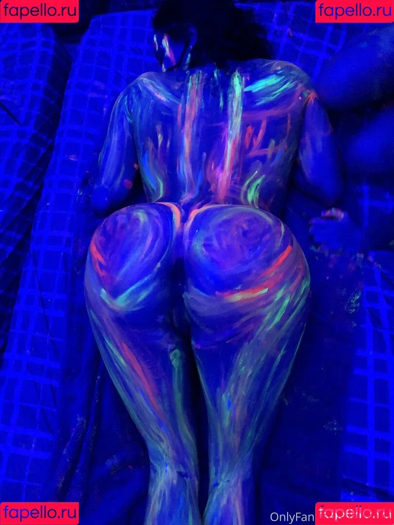 FineWineGal1 / gionlexi / littlebecky12122 Onlyfans Photo Gallery 