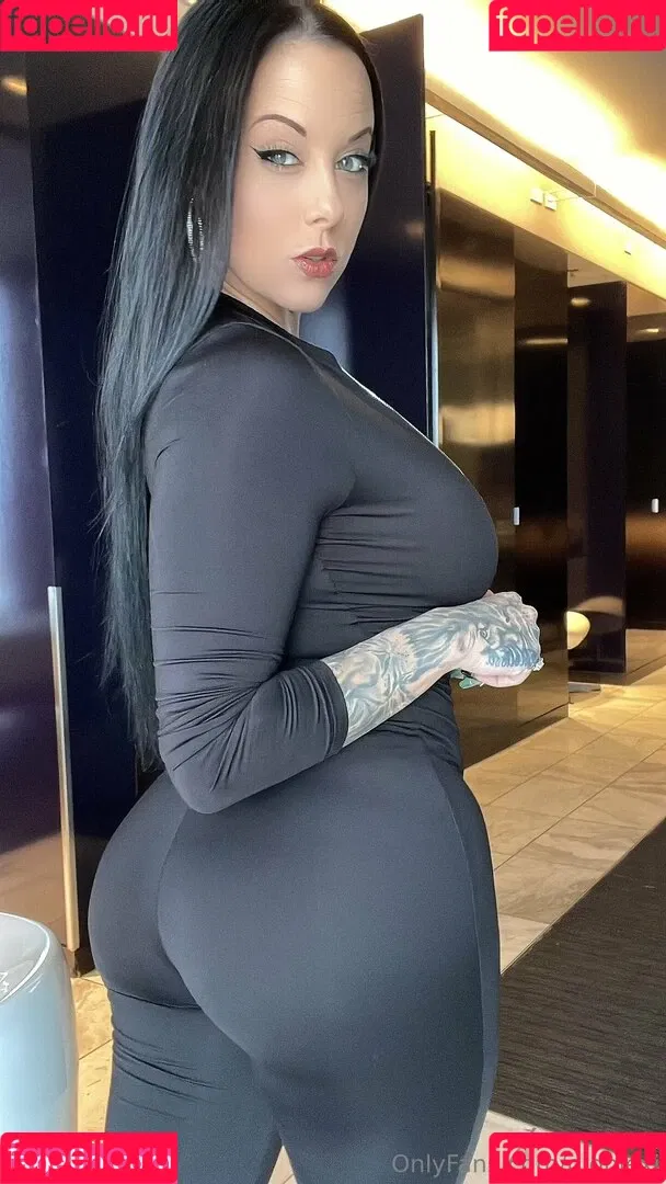 FineWineGal1 / gionlexi / littlebecky12122 Onlyfans Photo Gallery 