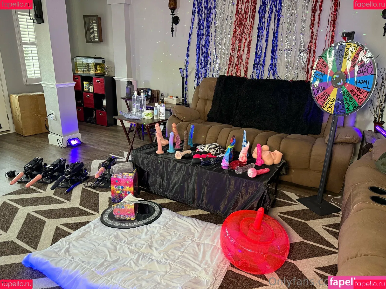 FineWineGal1 / gionlexi / littlebecky12122 Onlyfans Photo Gallery 