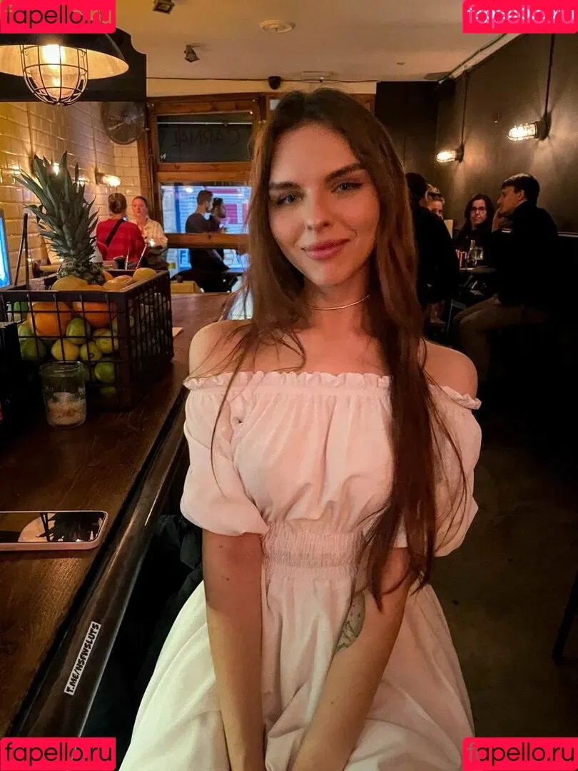 Vika Mednis / xmednisx Onlyfans Photo Gallery 