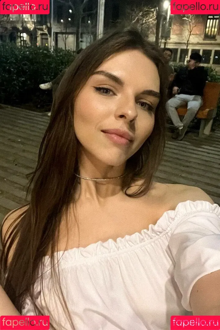 Vika Mednis / xmednisx Onlyfans Photo Gallery 