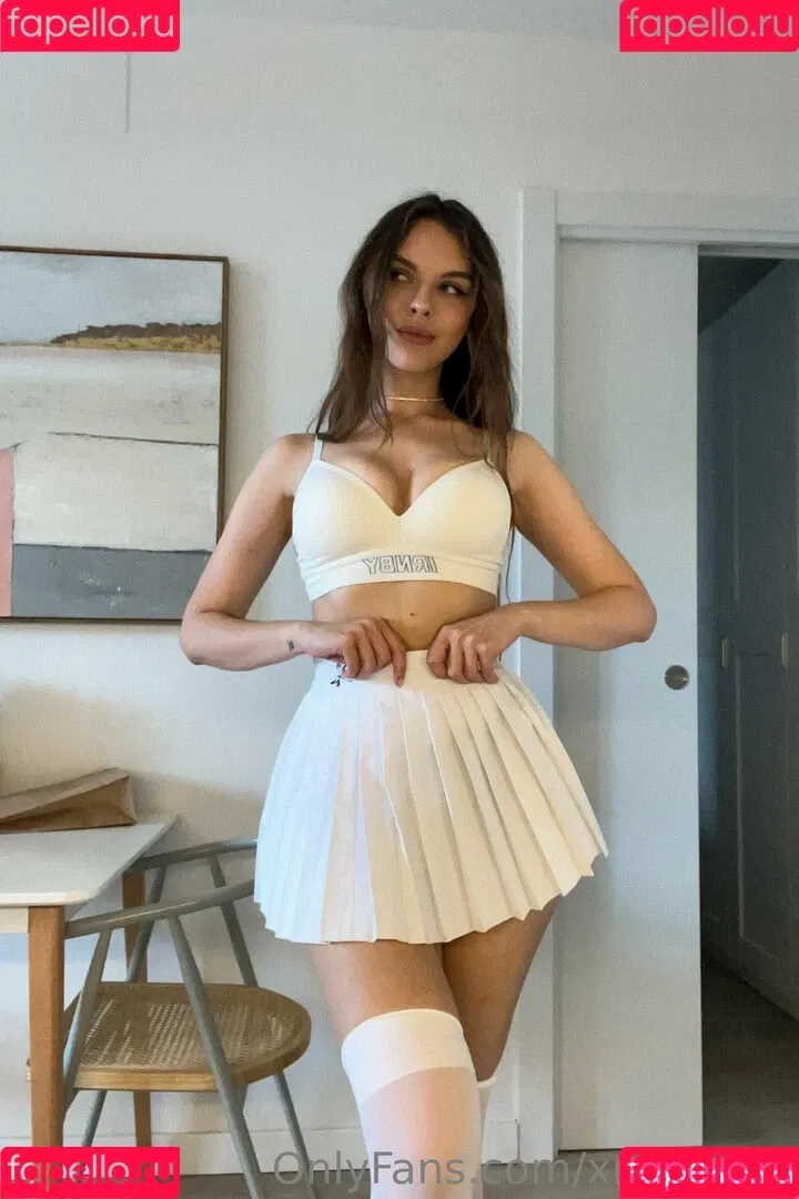 Vika Mednis / xmednisx Onlyfans Photo Gallery 