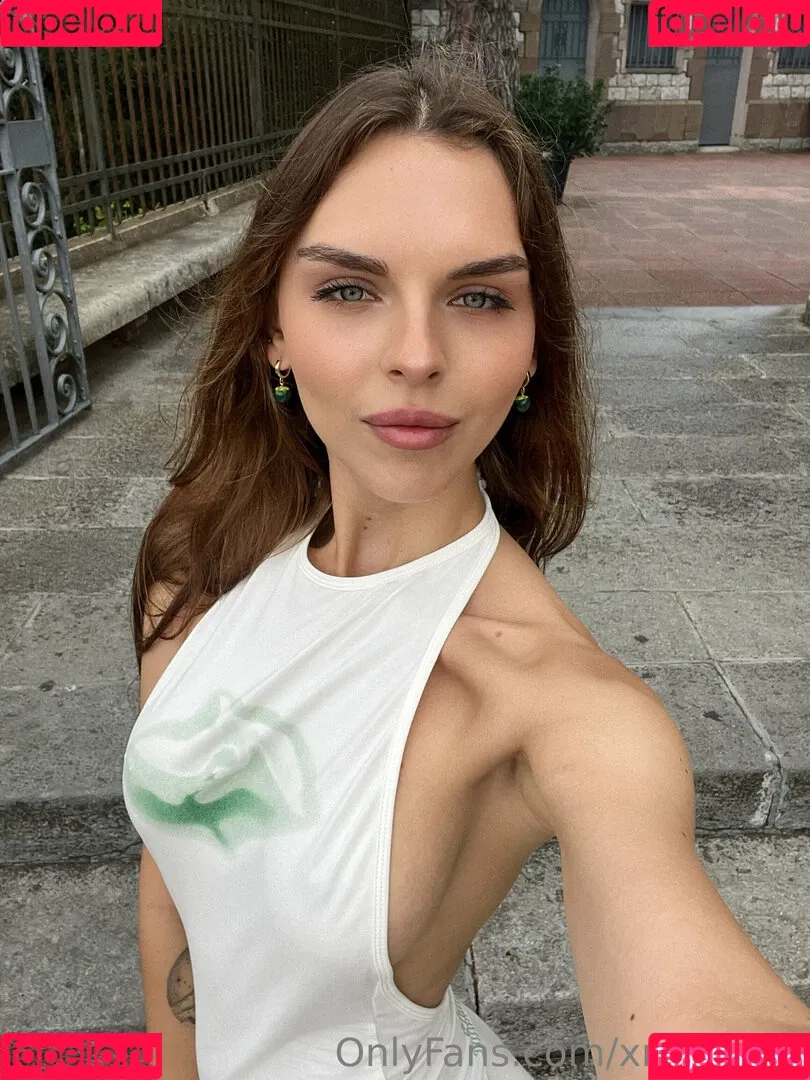 Vika Mednis / xmednisx Onlyfans Photo Gallery 