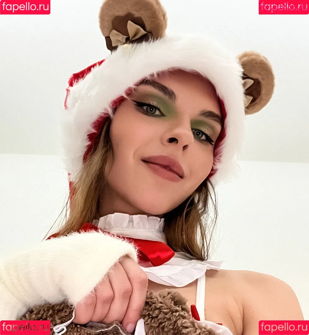 Vika Mednis / xmednisx Onlyfans Photo Gallery 