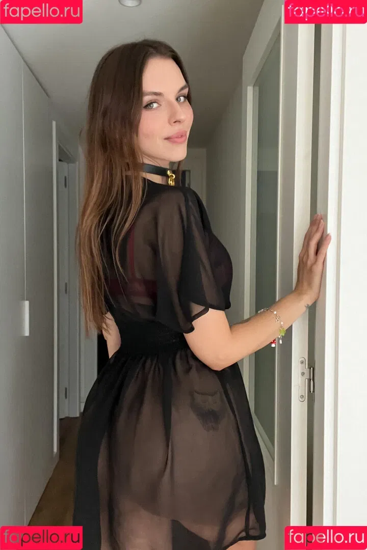 Vika Mednis / xmednisx Onlyfans Photo Gallery 