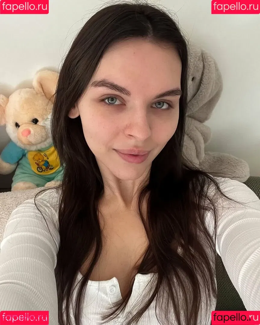 Vika Mednis / xmednisx Onlyfans Photo Gallery 