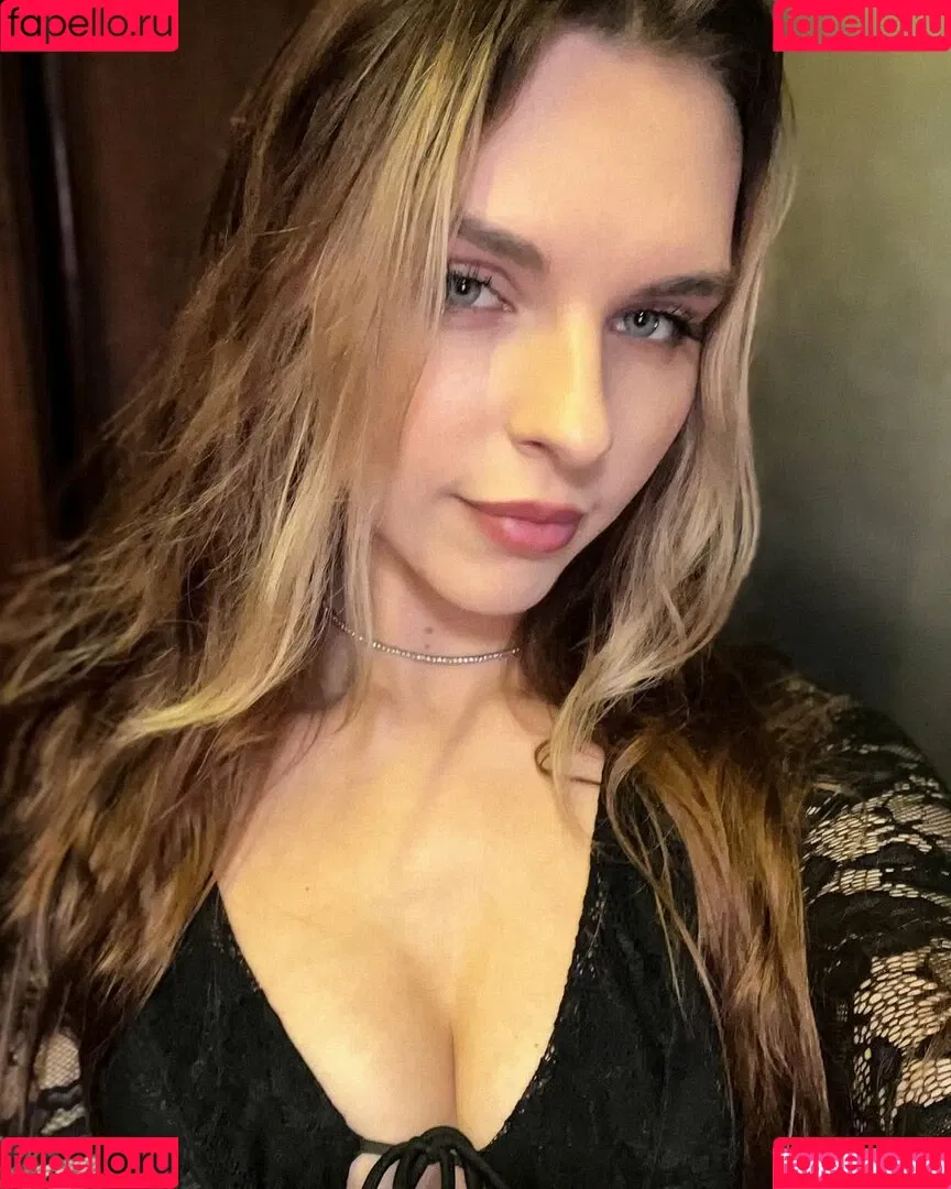 Vika Mednis / xmednisx Onlyfans Photo Gallery 