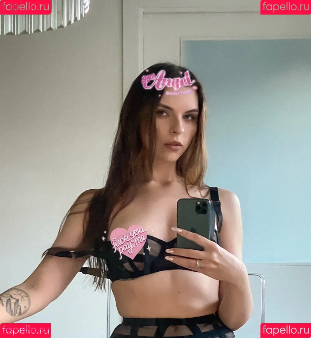 Vika Mednis / xmednisx Onlyfans Photo Gallery 