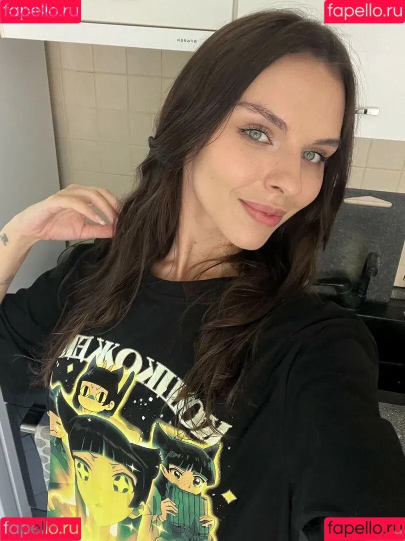 Vika Mednis / xmednisx Onlyfans Photo Gallery 