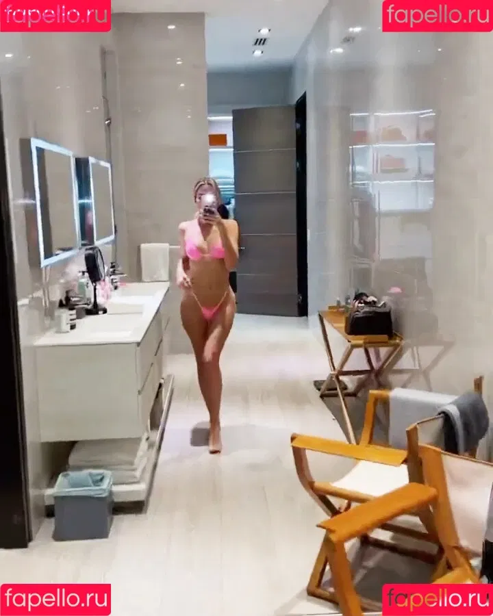 Khloe Kardashian / khloekardashian Onlyfans Photo Gallery 