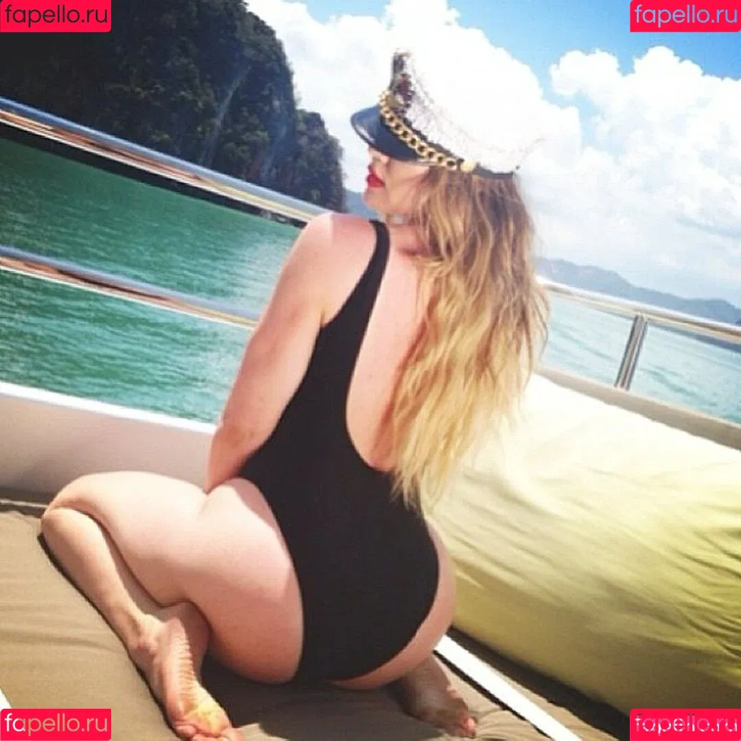 Khloe Kardashian / khloekardashian Onlyfans Photo Gallery 