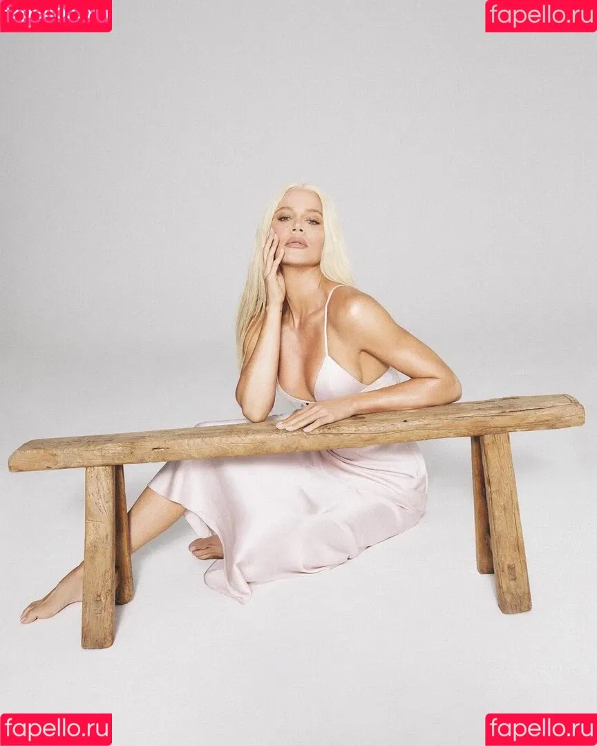 Khloe Kardashian / khloekardashian Onlyfans Photo Gallery 