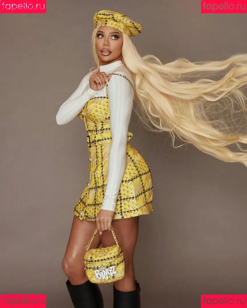 Khloe Kardashian / khloekardashian Onlyfans Photo Gallery 