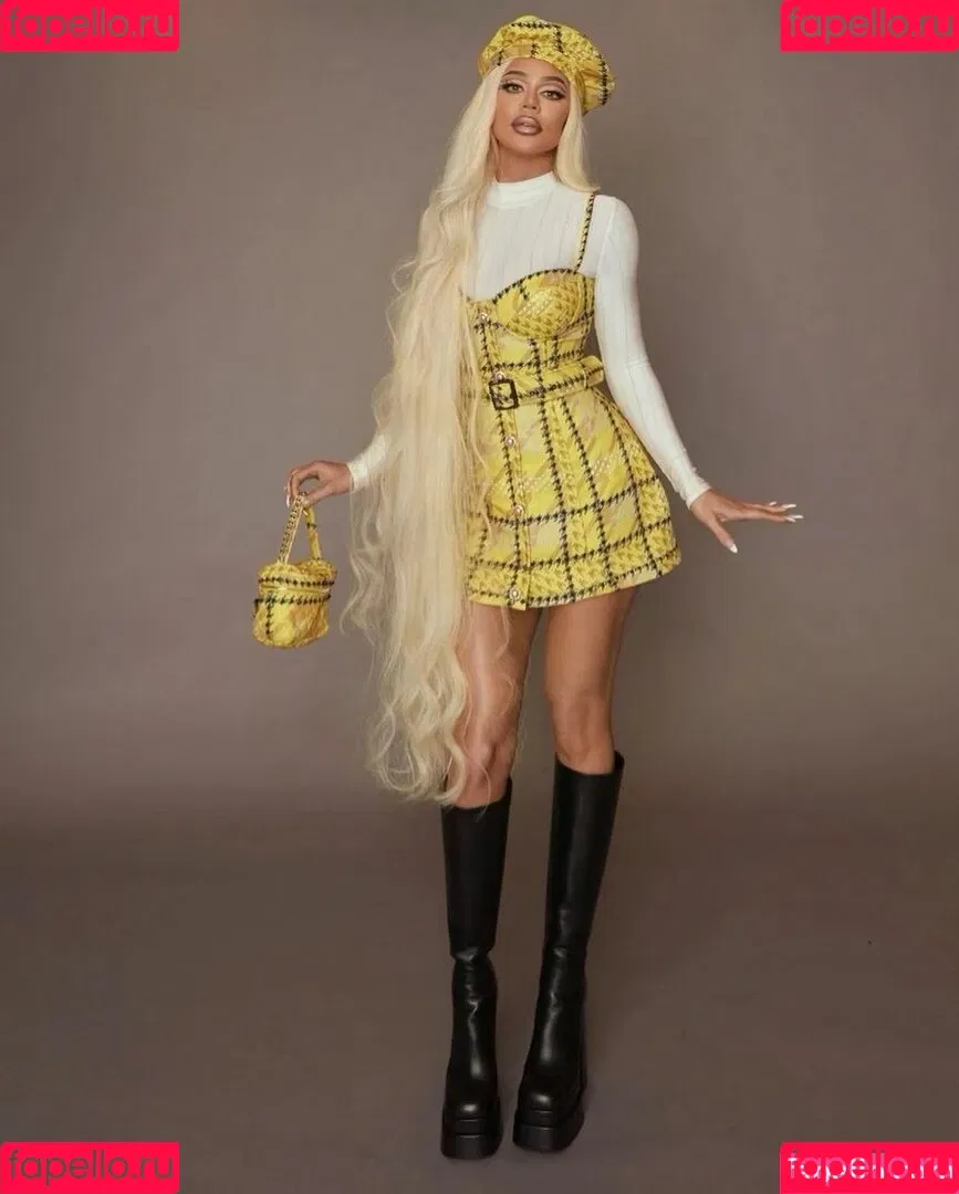 Khloe Kardashian / khloekardashian Onlyfans Photo Gallery 