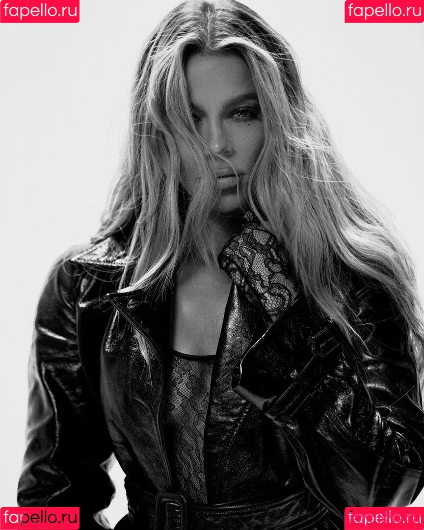 Khloe Kardashian / khloekardashian Onlyfans Photo Gallery 