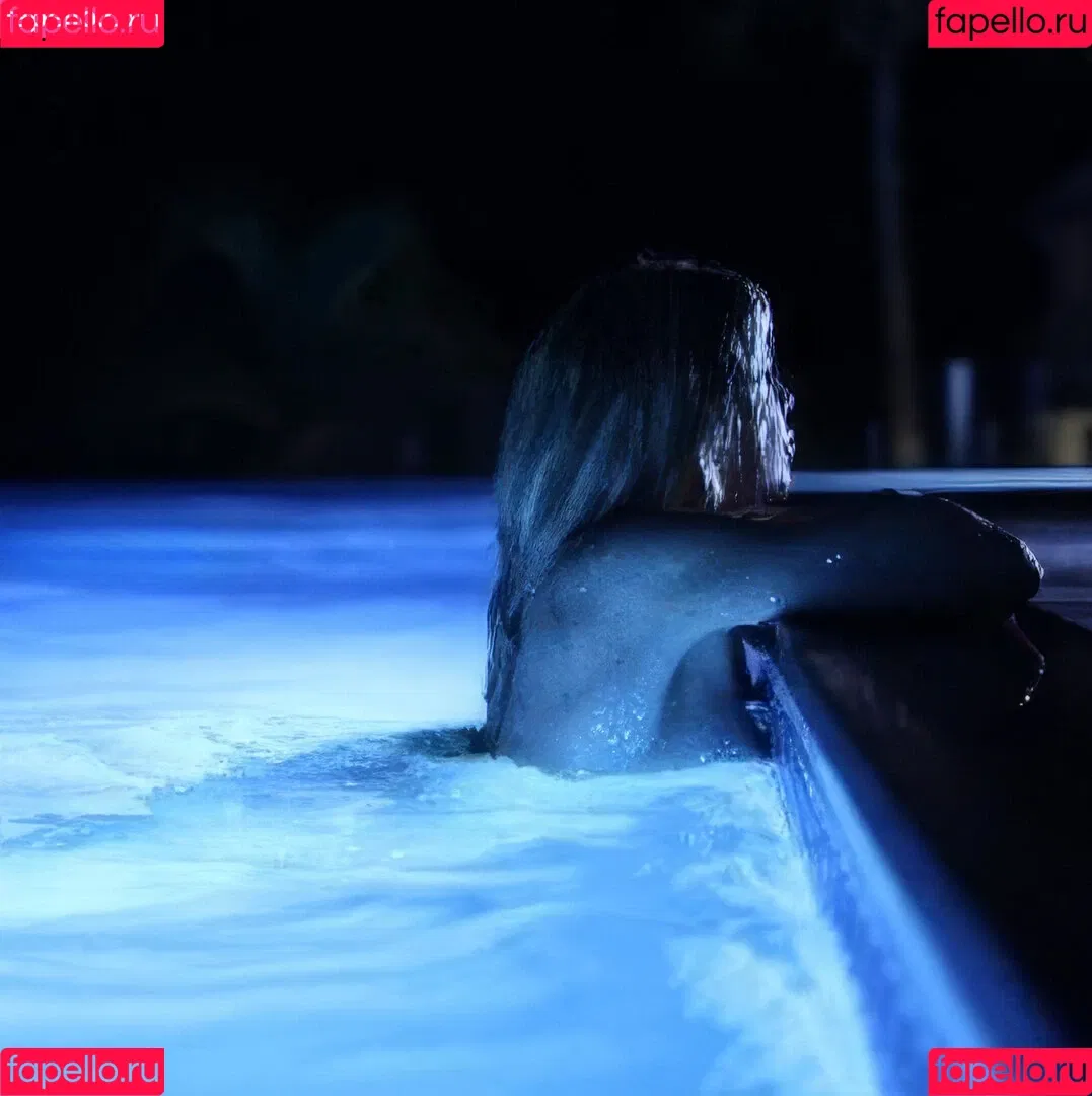 Khloe Kardashian / khloekardashian Onlyfans Photo Gallery 