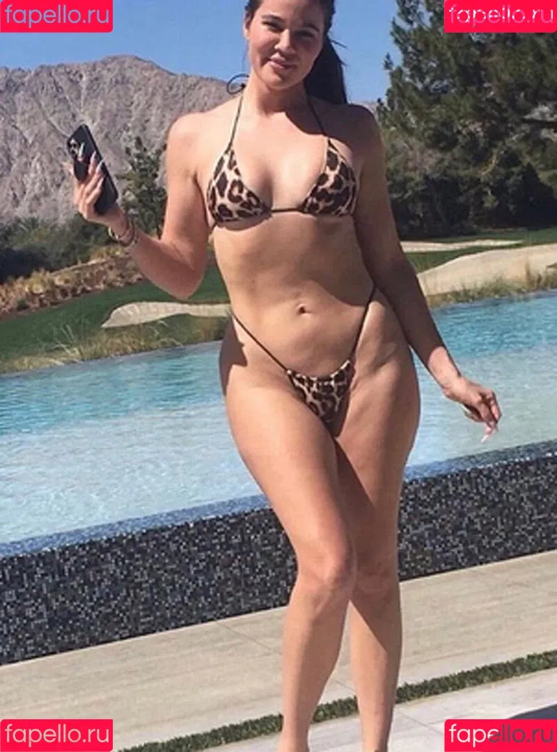 Khloe Kardashian / khloekardashian Onlyfans Photo Gallery 
