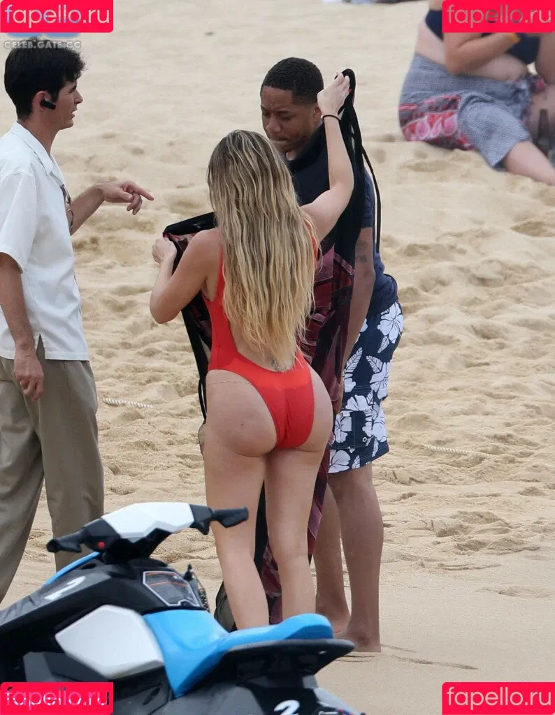 Khloe Kardashian / khloekardashian Onlyfans Photo Gallery 