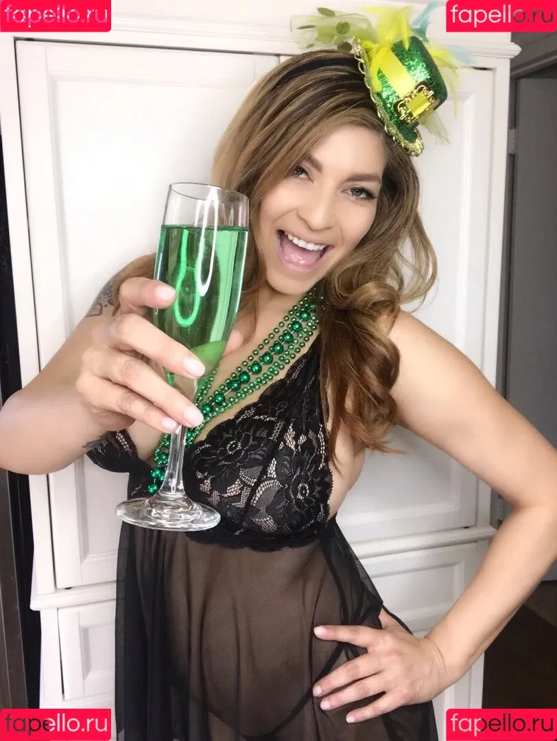 Shelly Martinez / shellyfromcali4 Onlyfans Photo Gallery 