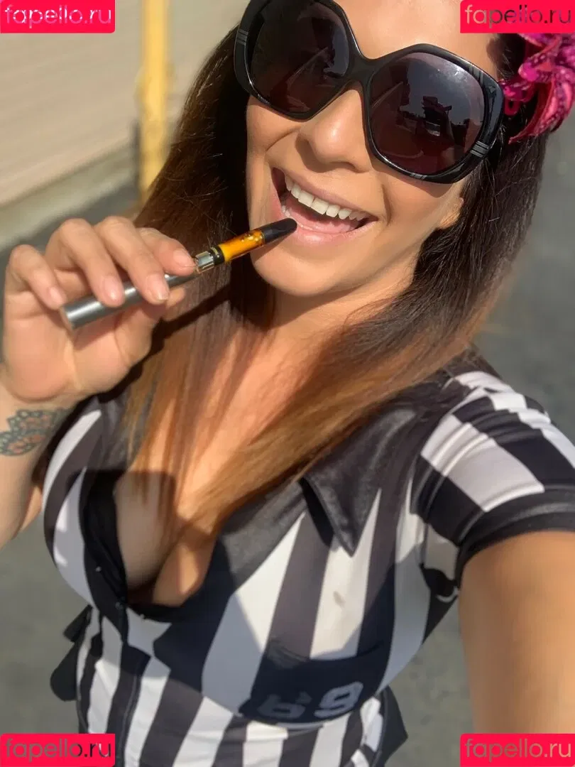 Shelly Martinez / shellyfromcali4 Onlyfans Photo Gallery 