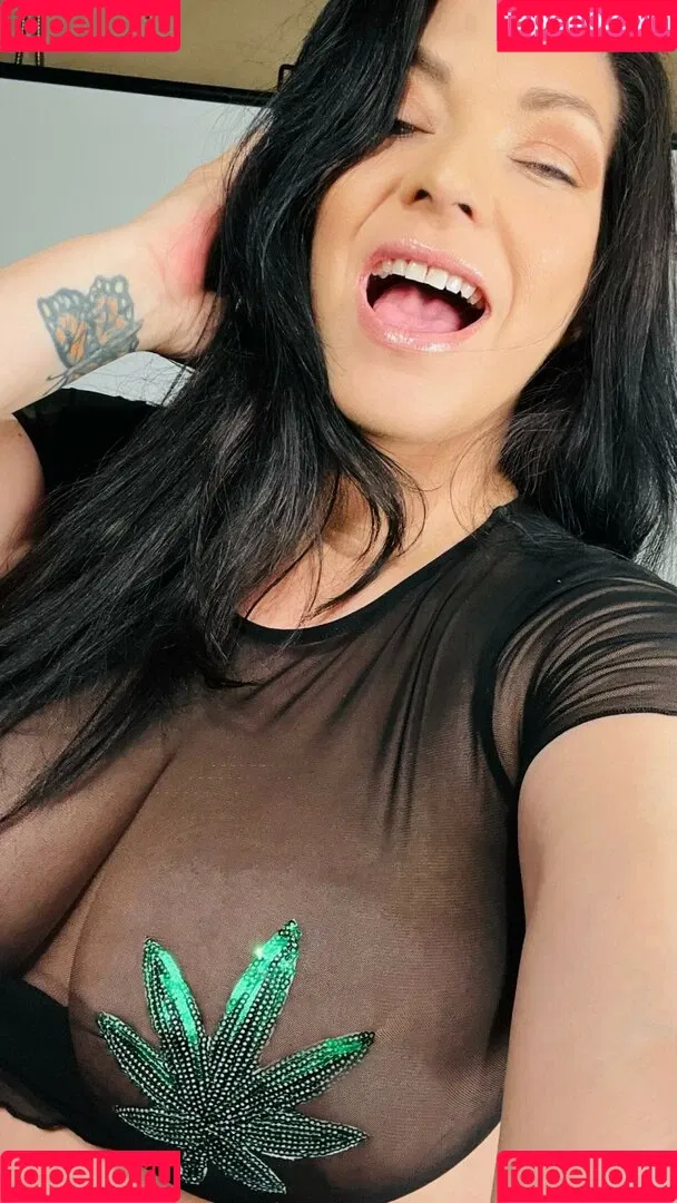 Shelly Martinez / shellyfromcali4 Onlyfans Photo Gallery 