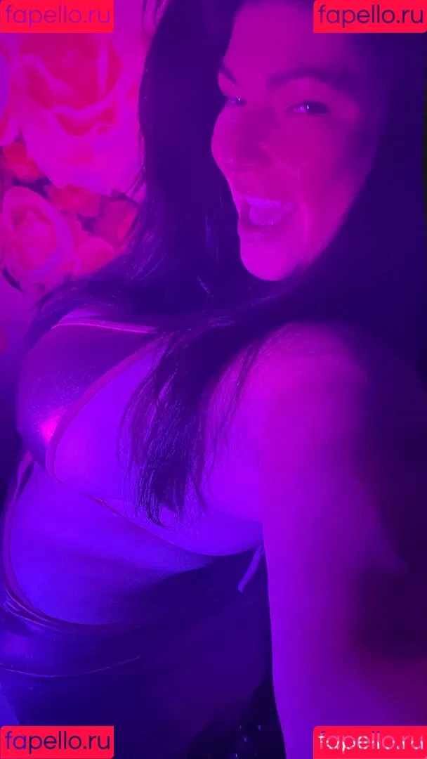 Shelly Martinez / shellyfromcali4 Onlyfans Photo Gallery 