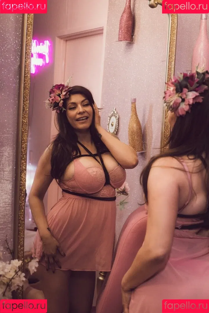 Shelly Martinez / shellyfromcali4 Onlyfans Photo Gallery 