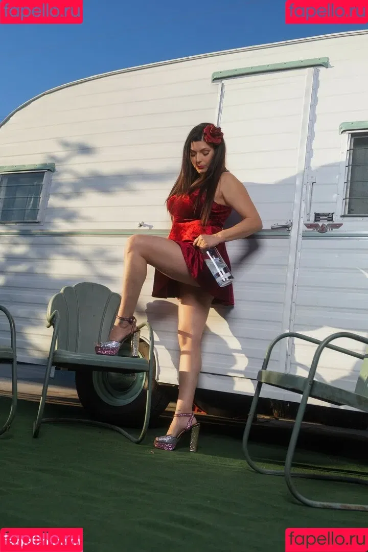 Shelly Martinez / shellyfromcali4 Onlyfans Photo Gallery 