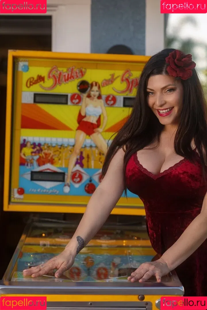 Shelly Martinez / shellyfromcali4 Onlyfans Photo Gallery 