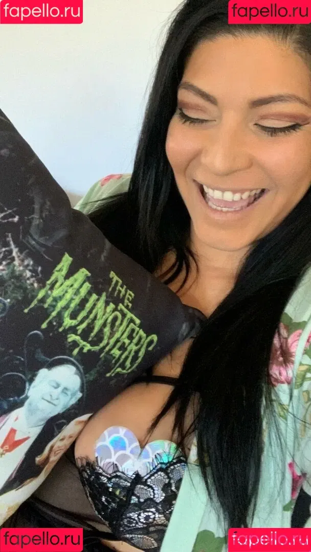 Shelly Martinez / shellyfromcali4 Onlyfans Photo Gallery 