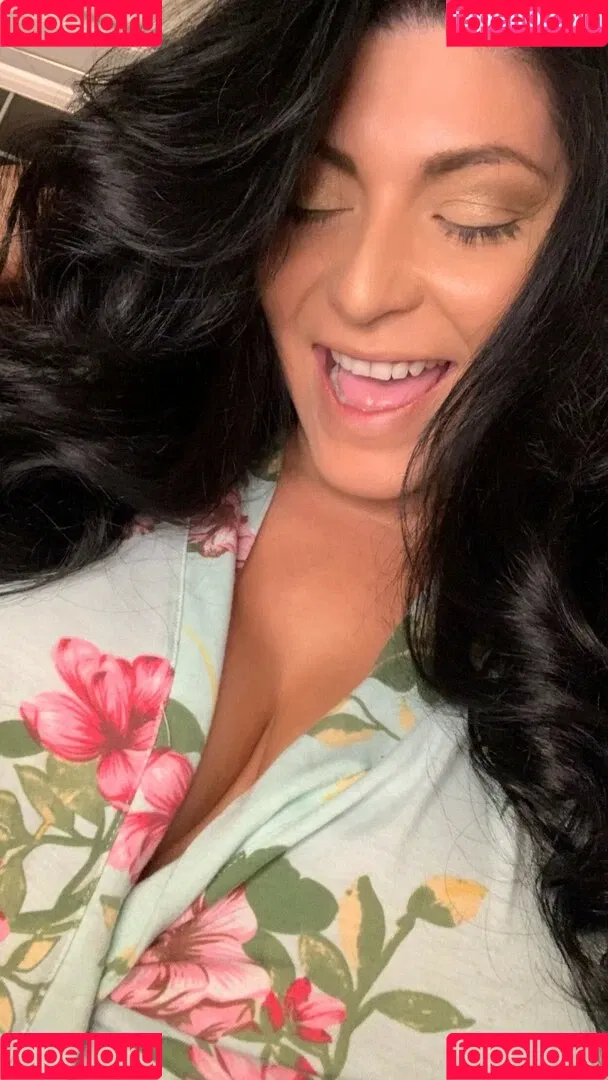 Shelly Martinez / shellyfromcali4 Onlyfans Photo Gallery 