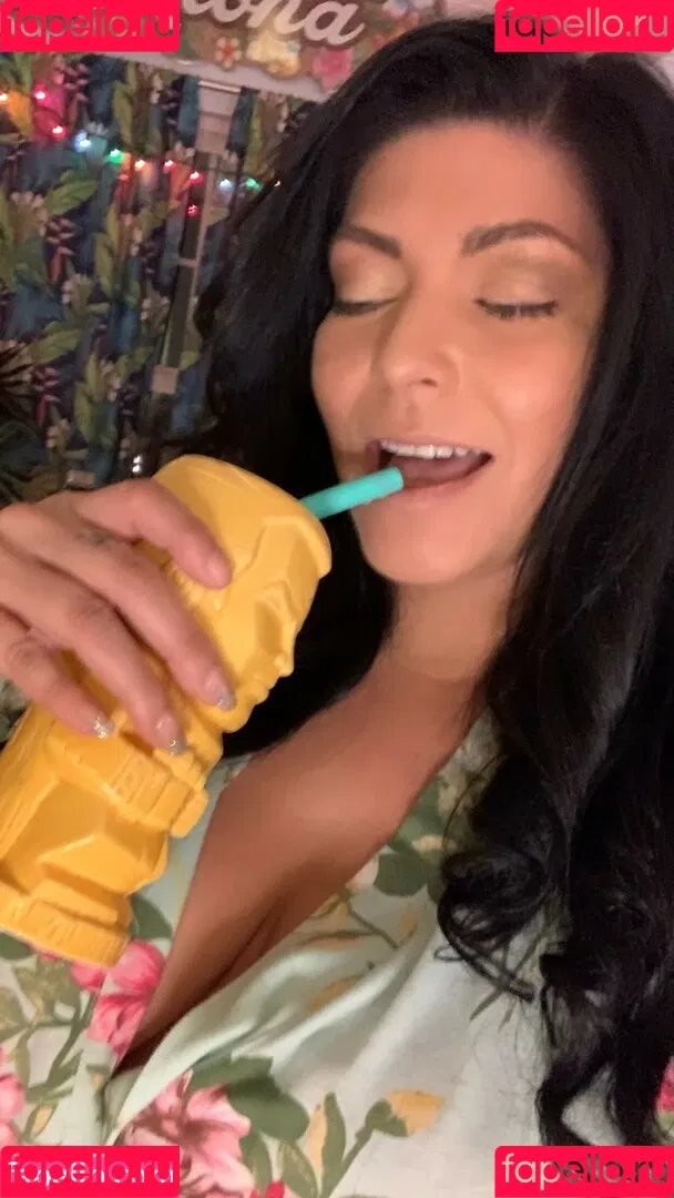 Shelly Martinez / shellyfromcali4 Onlyfans Photo Gallery 