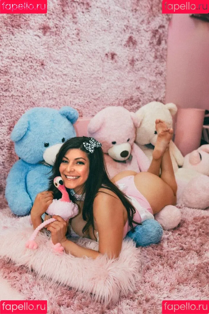 Shelly Martinez / shellyfromcali4 Onlyfans Photo Gallery 