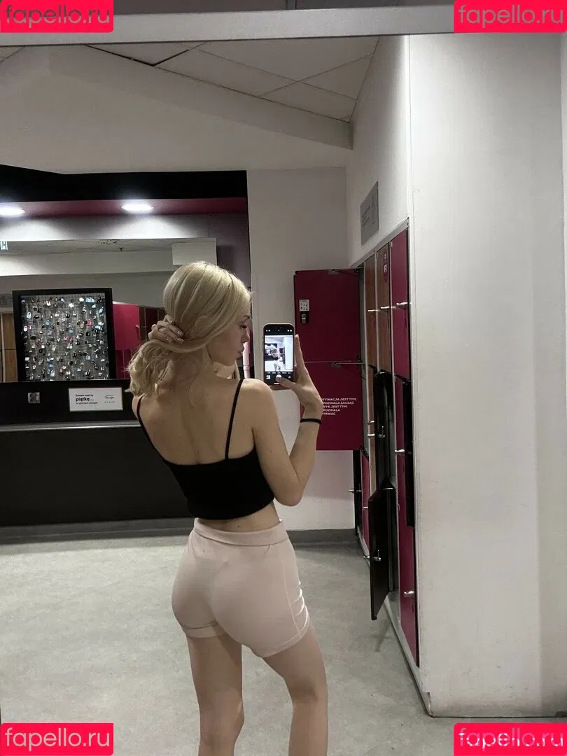 Mia_bluebird / clarathestudent / miabluebird Onlyfans Photo Gallery 