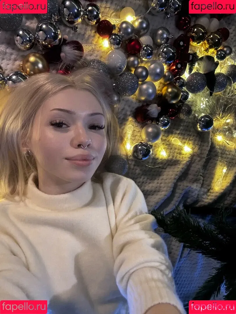 Mia_bluebird / clarathestudent / miabluebird Onlyfans Photo Gallery 