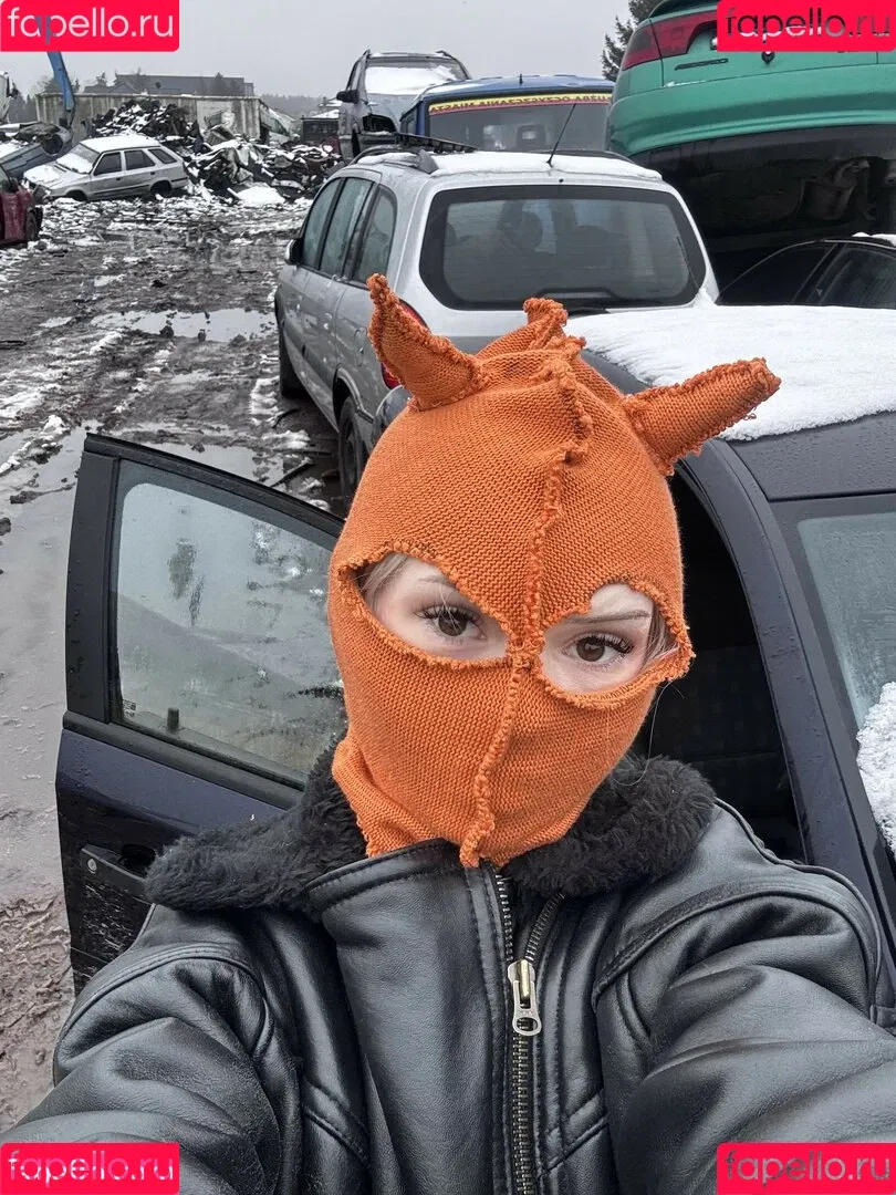 Mia_bluebird / clarathestudent / miabluebird Onlyfans Photo Gallery 