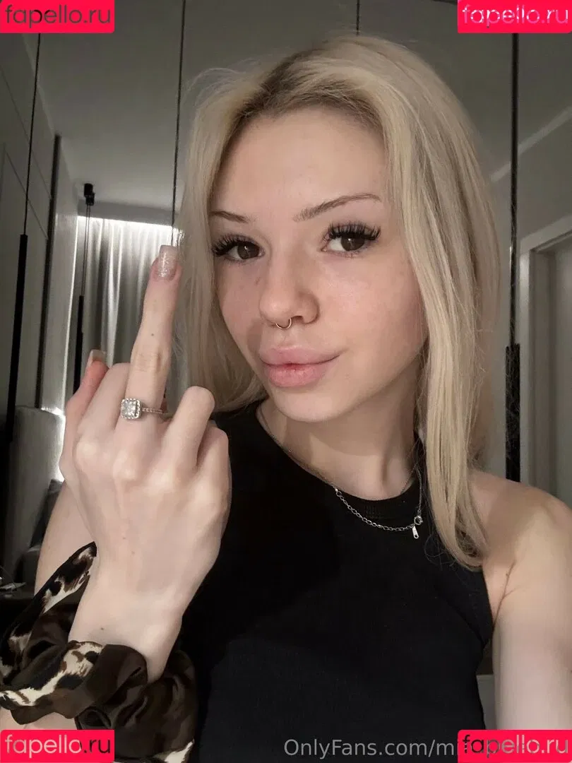 Mia_bluebird / clarathestudent / miabluebird Onlyfans Photo Gallery 