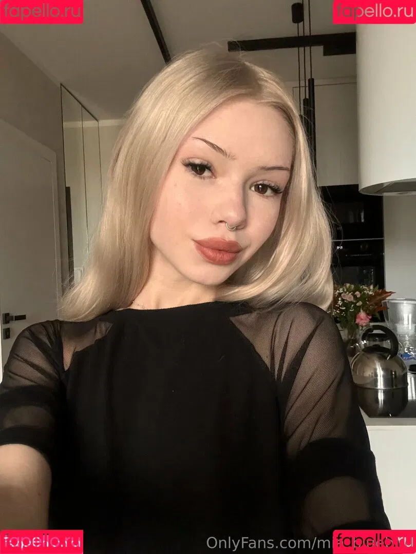 Mia_bluebird / clarathestudent / miabluebird Onlyfans Photo Gallery 