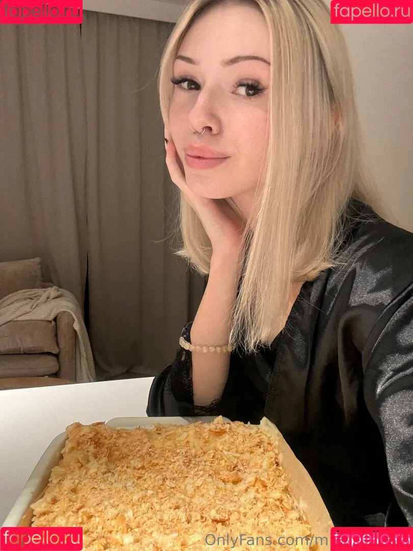 Mia_bluebird / clarathestudent / miabluebird Onlyfans Photo Gallery 