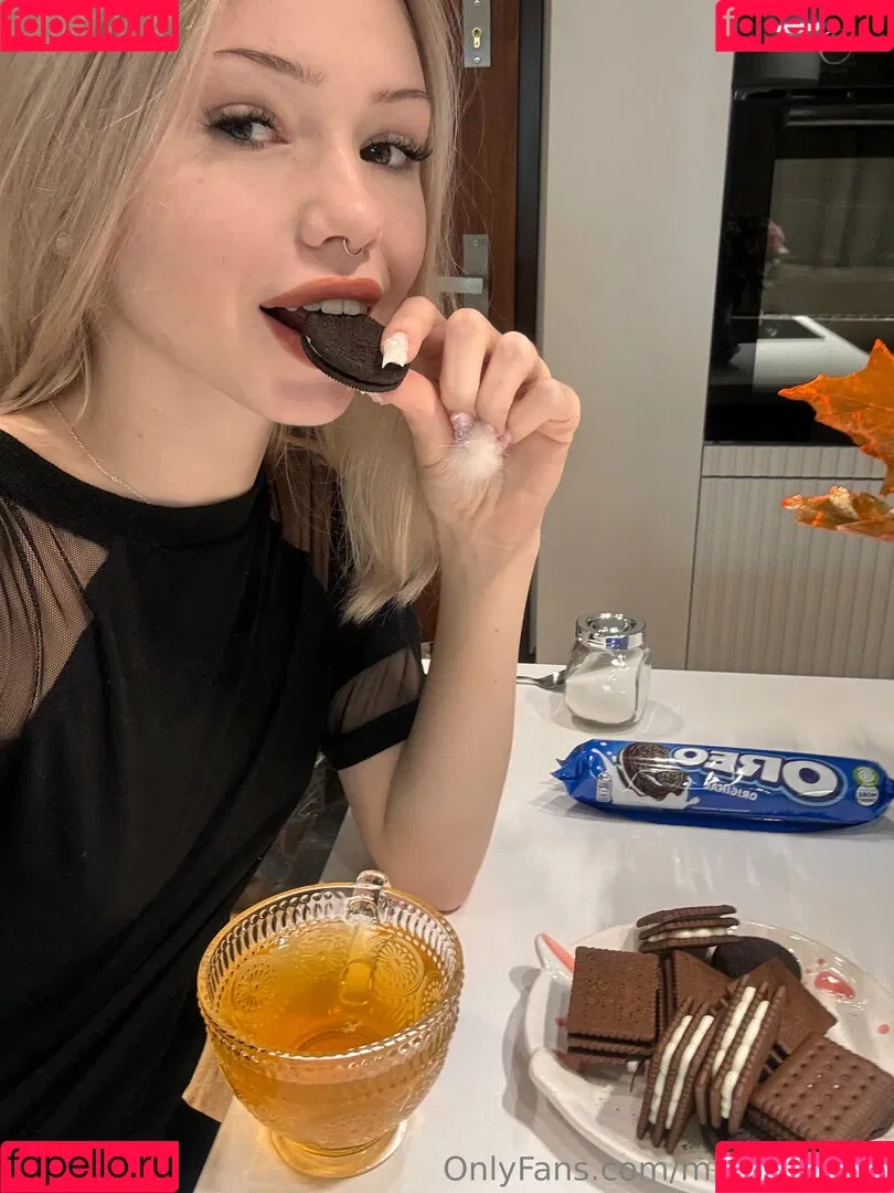 Mia_bluebird / clarathestudent / miabluebird Onlyfans Photo Gallery 